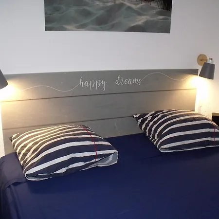 Seaside Oasis: Chic 2-Room Apartment with Pool and Private Parking Le Grau-du-Roi Exterior photo