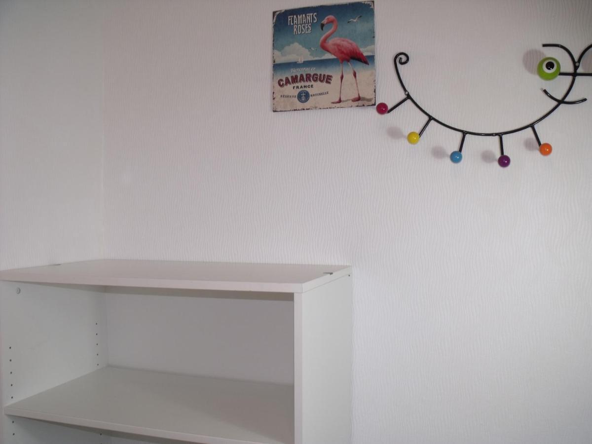 Seaside Oasis: Chic 2-room With Pool And Private Parking
