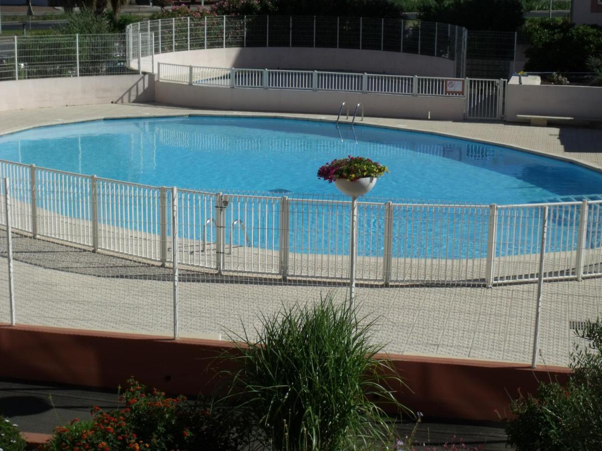 Seaside Oasis: Chic 2-room With Pool And Private Parking Le Grau-du-Roi