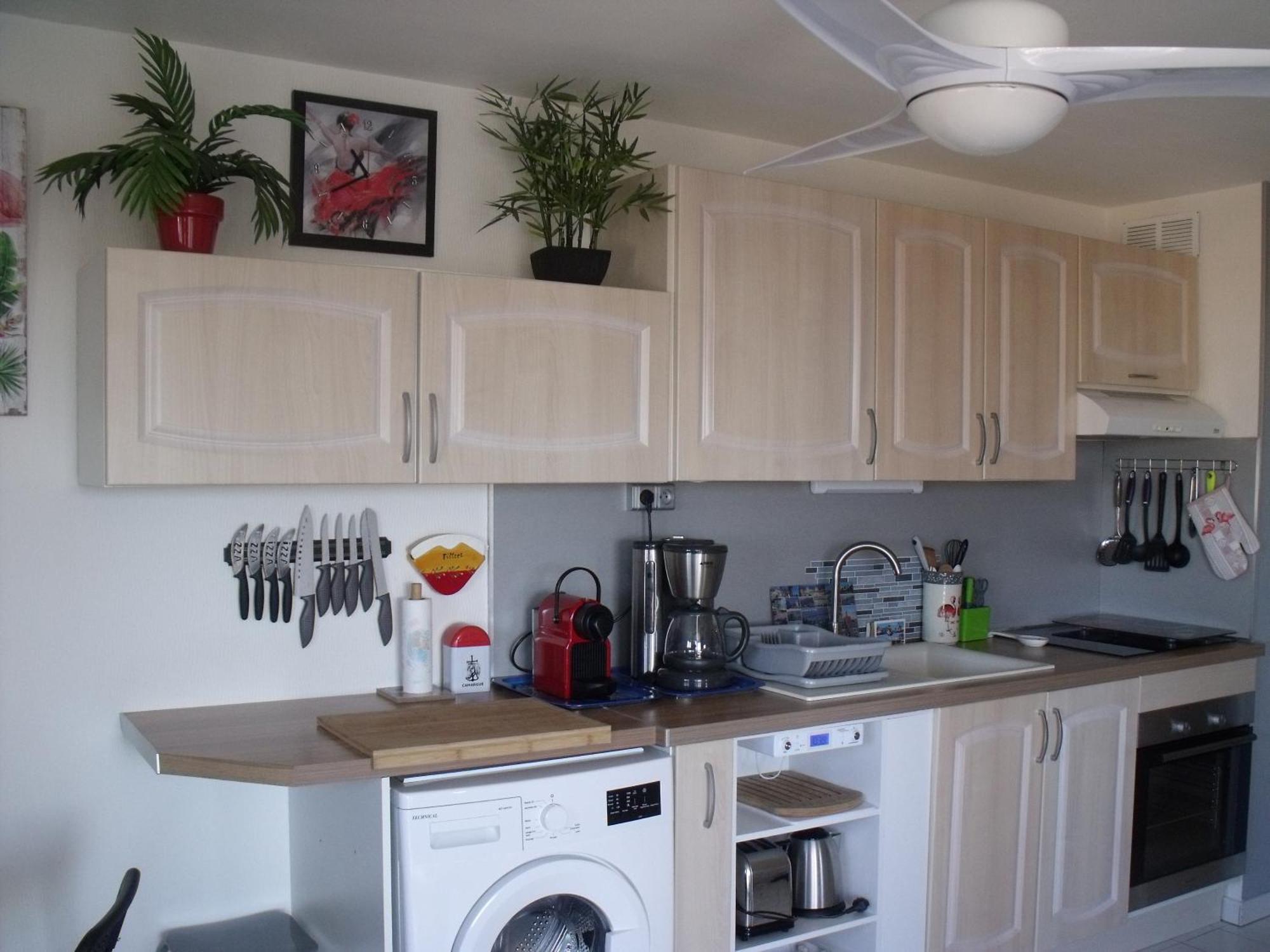 Apartment Seaside Oasis: Chic 2-room With Pool And Private Parking Le Grau-du-Roi